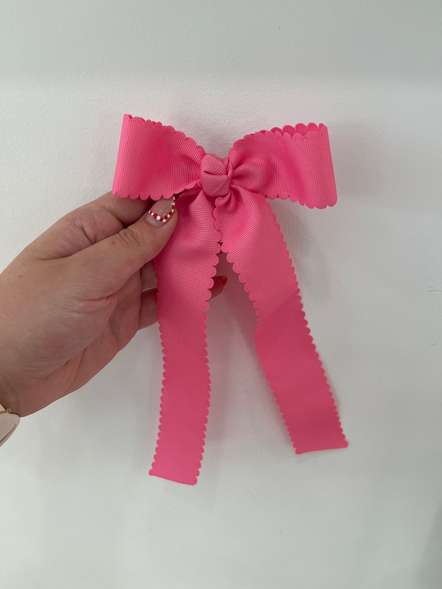 Medium Scalloped Streamer Bow, Hot Pink