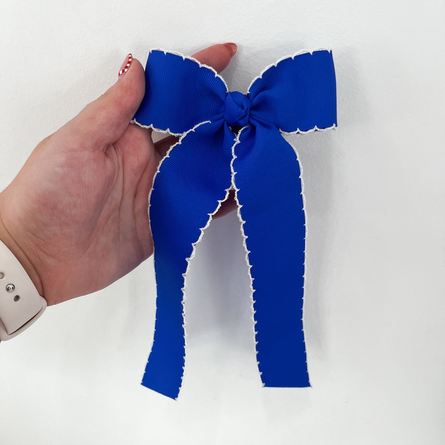 Medium Moonstitch Bow w/ Tails, Blue/White - Magpies Paducah
