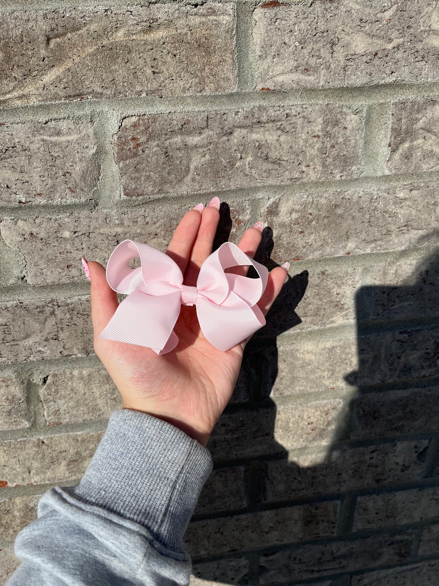 Medium Scalloped Bow (Assorted Colors!) - Magpies Paducah
