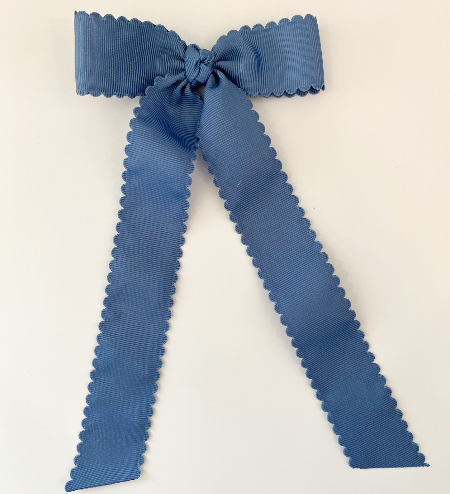 Medium Scalloped Streamer Bow, Smoke Blue