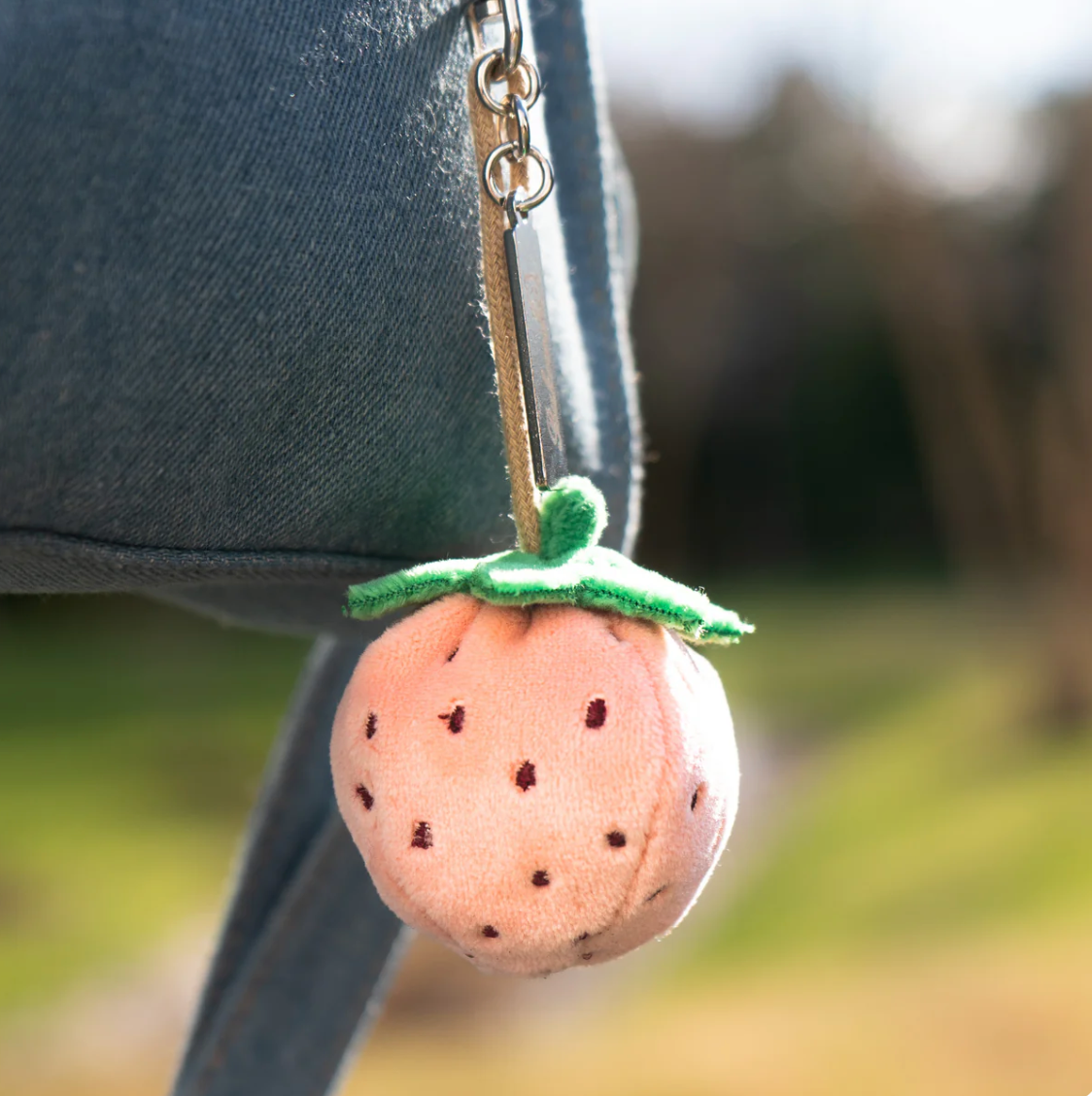 Strawberry Charm (2 colors!) - Magpies Paducah