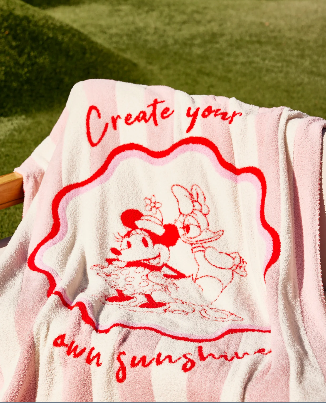 CozyChic Disney Minnie & Daisy Stripe Blanket - Magpies Paducah