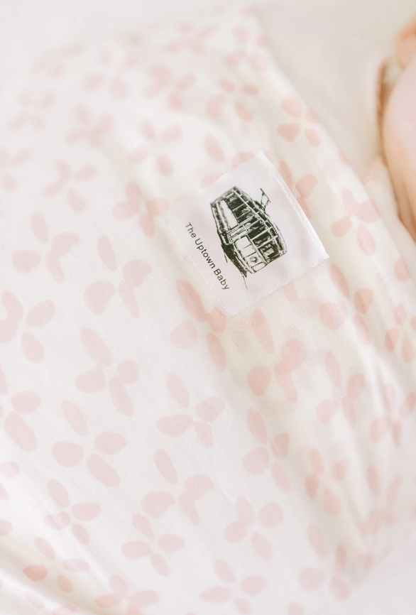 Clover Swaddle, Pink - Magpies Paducah