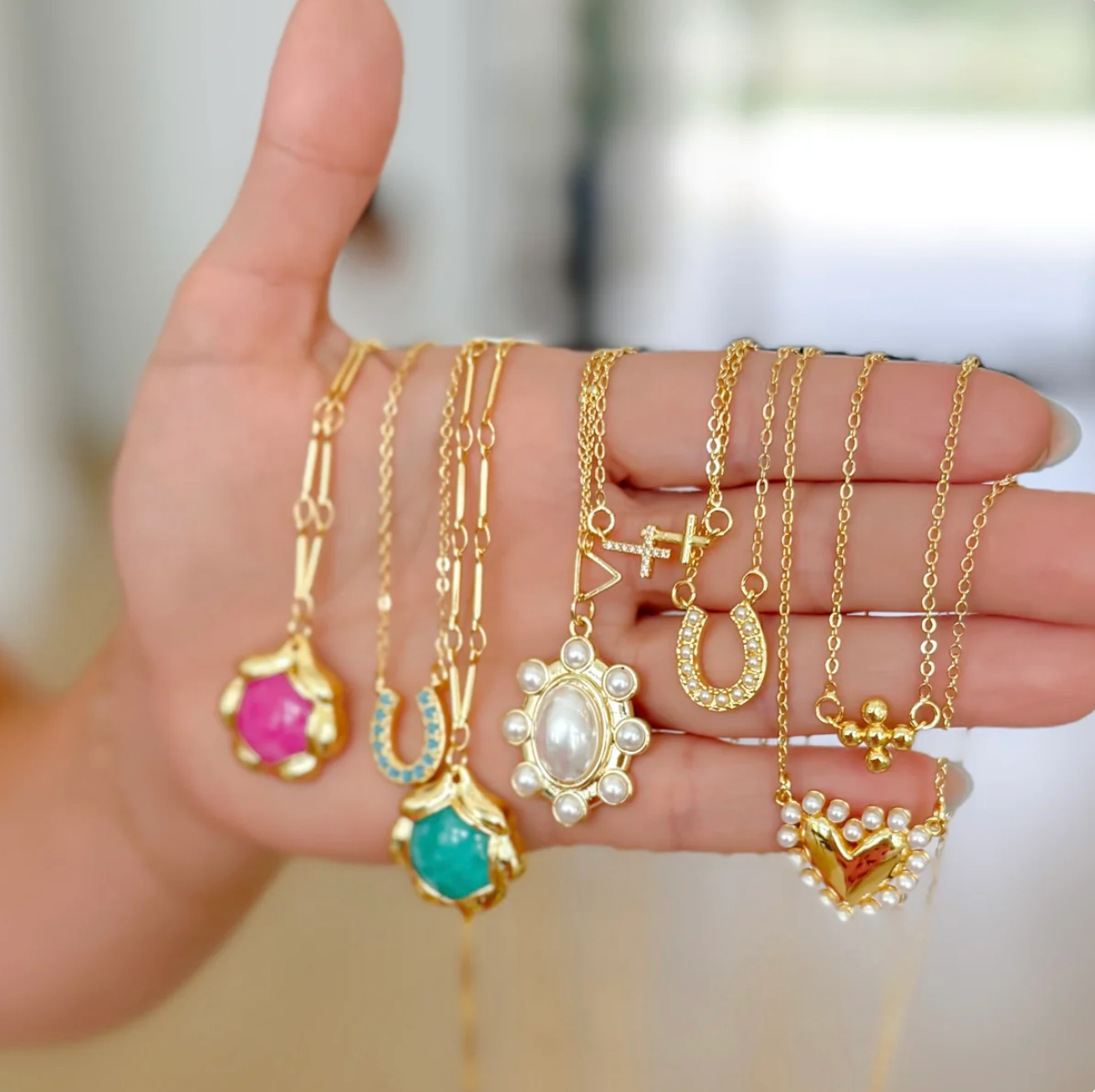 Cute Love Gold Necklace - Magpies Paducah