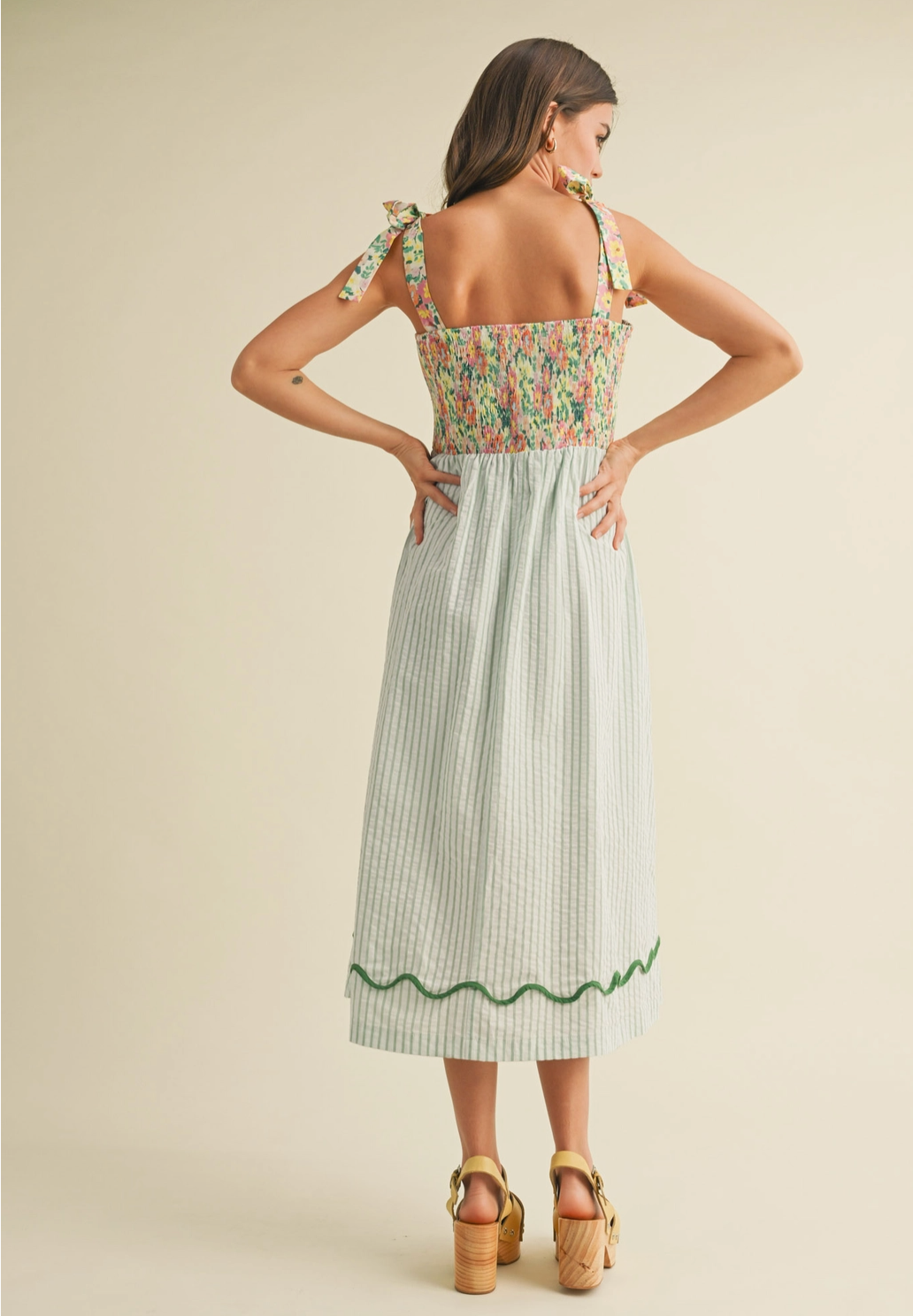 Women's Scallop Print Dress, Dusty Sage - Magpies Paducah