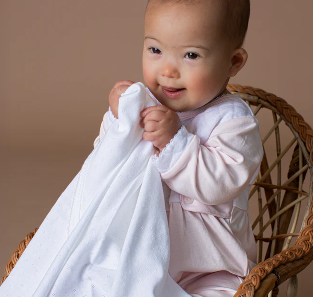 Paty Pointelle Swaddle, White/White Trim
