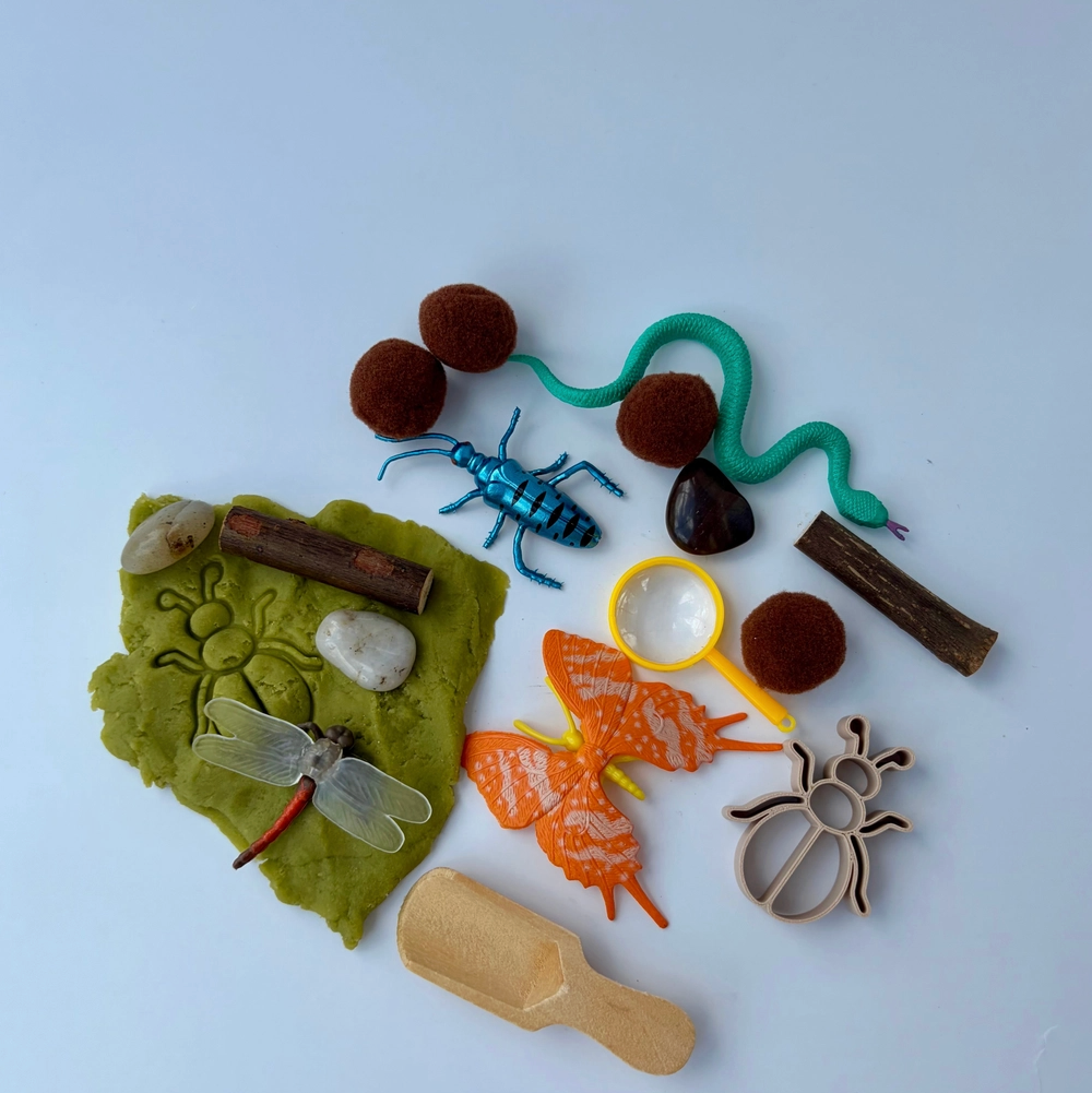 Bugs Sensory Dough Double Jar