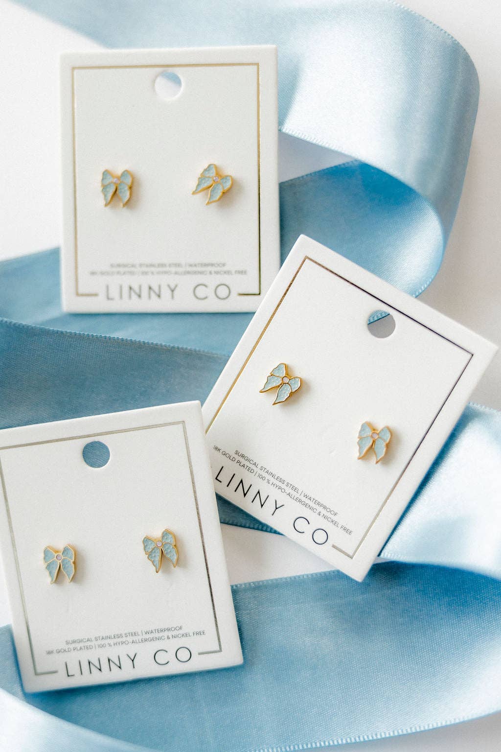 Screwback Stud Earrings - Finley Bow - Magpies Paducah