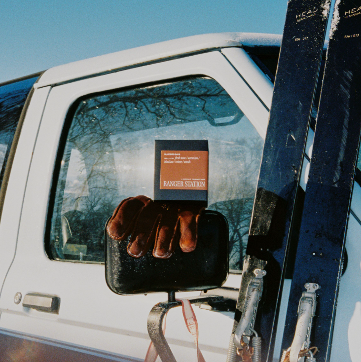 BLUEBIRD DAYS CANDLE - Magpies Paducah