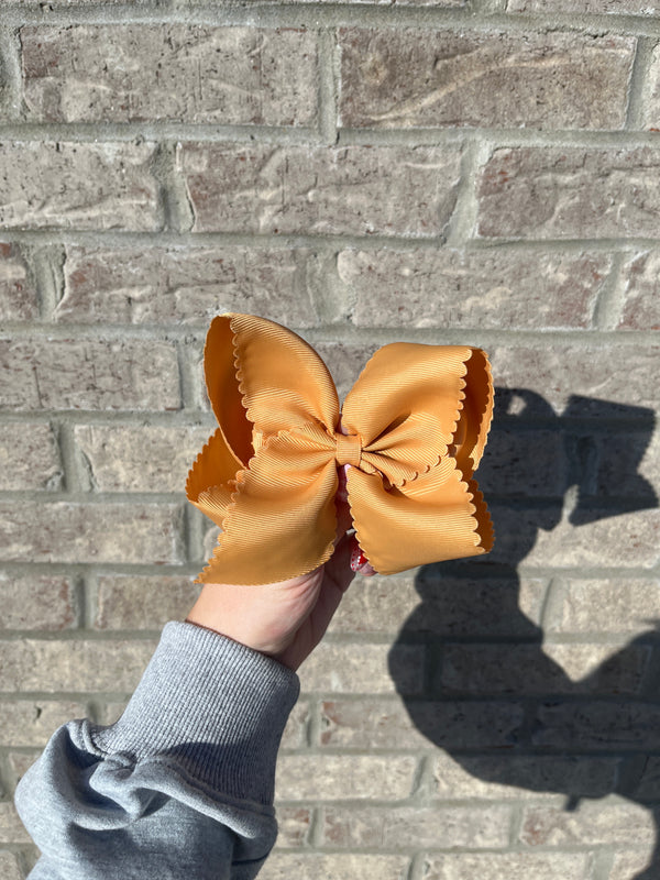 King Scalloped Bow (Assorted colors!)