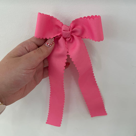 Medium Scalloped Streamer Bow, Hot Pink - Magpies Paducah