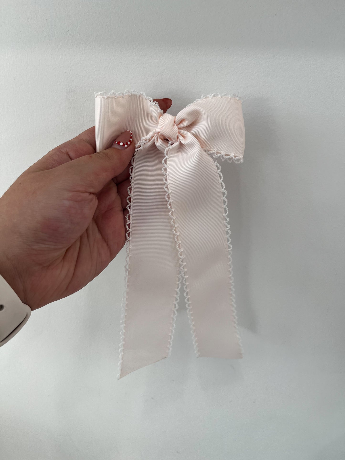 Medium Moonstitch Bow w/ Tails, Sideshow Rose/White - Magpies Paducah