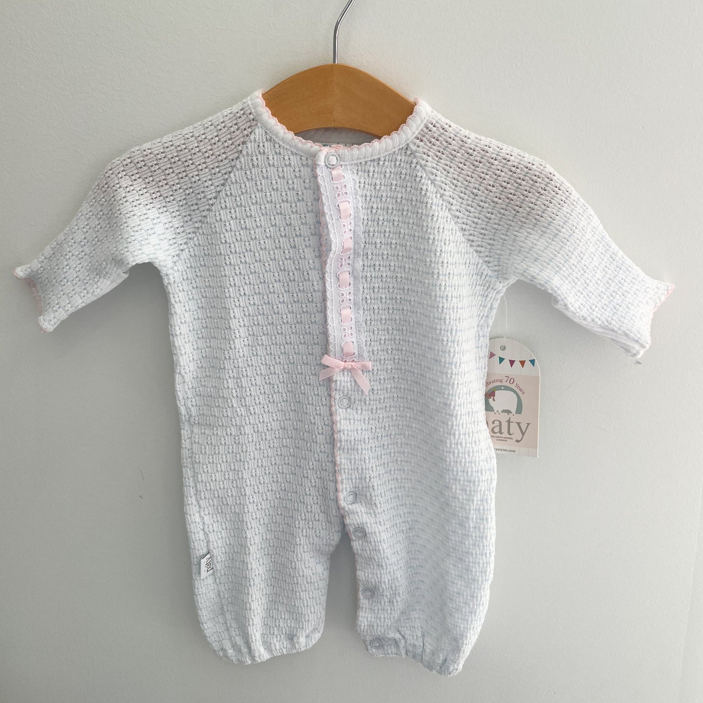 Pinstripe Converter w/ Eyelet Trim, Blue + Pink Trim - Magpies Paducah