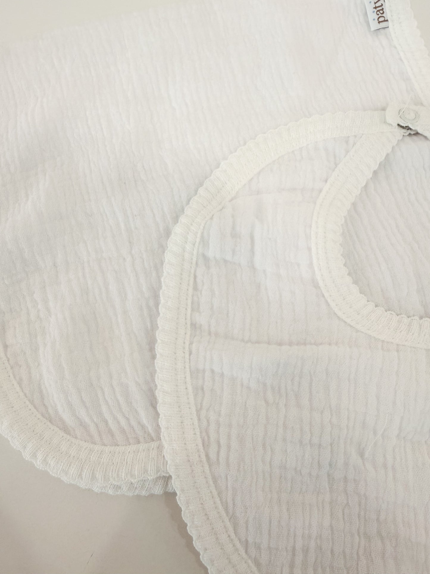 Muslin Bib/Burp Set, White/White Trim - Magpies Paducah