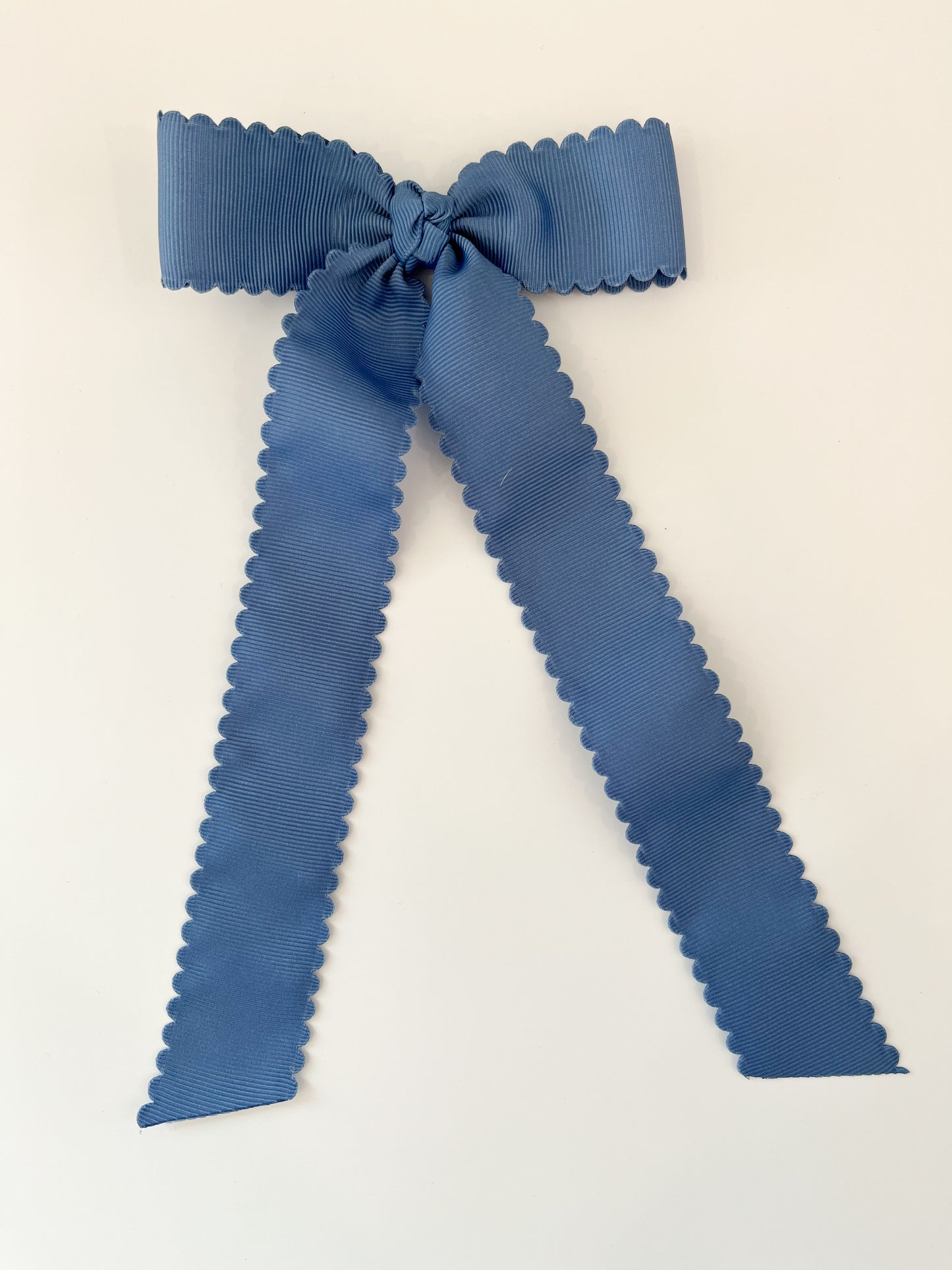 Medium Scalloped Streamer Bow, Smoke Blue