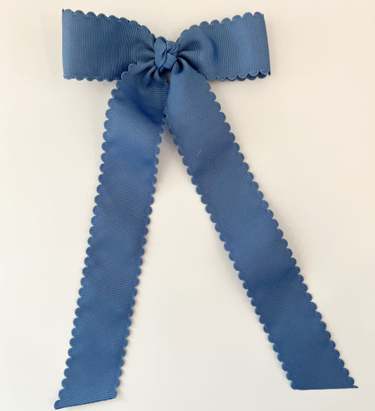 Medium Scalloped Streamer Bow, Smoke Blue