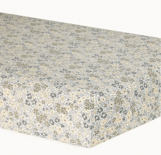 Bamboo Crib Sheet, Winter Garden - Magpies Paducah