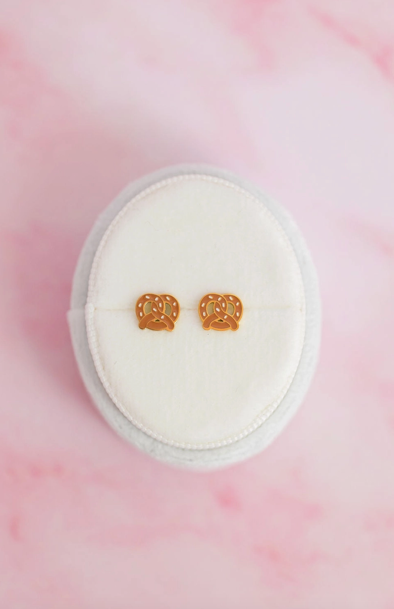 Pretzel Stud Earring