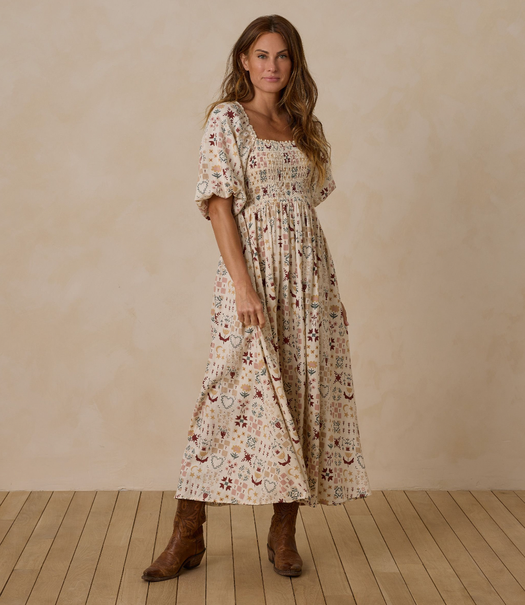 Women's Della Dress, Folklore