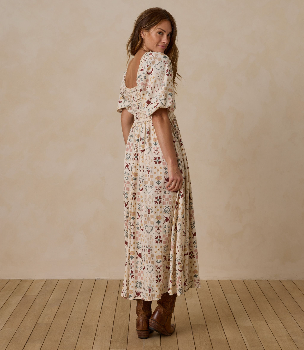 Women's Della Dress, Folklore