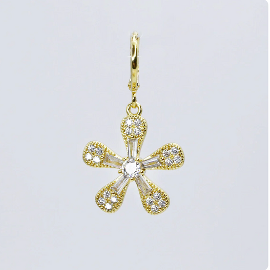 Amore Flower Charm - Magpies Paducah