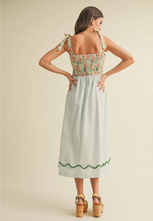 Women's Scallop Print Dress, Dusty Sage - Magpies Paducah