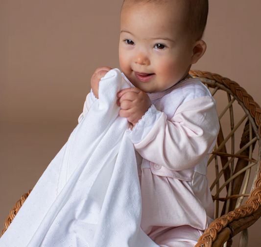 Paty Pointelle Swaddle, White/White Trim - Magpies Paducah