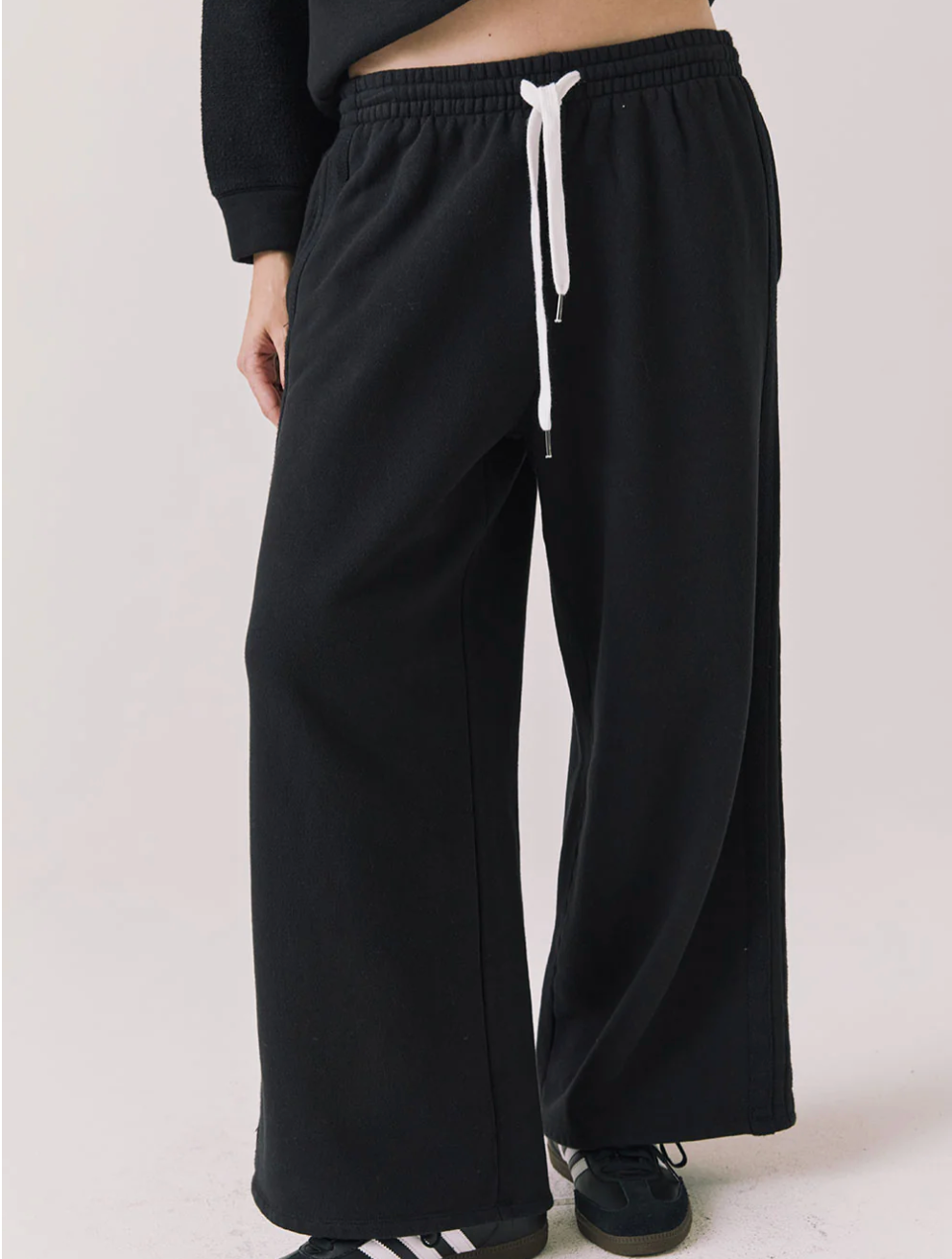 Women's True Black Wide Leg Jogger