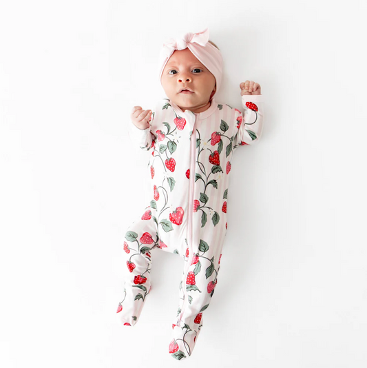 Zippered Footie, Strawberry Fields - Magpies Paducah