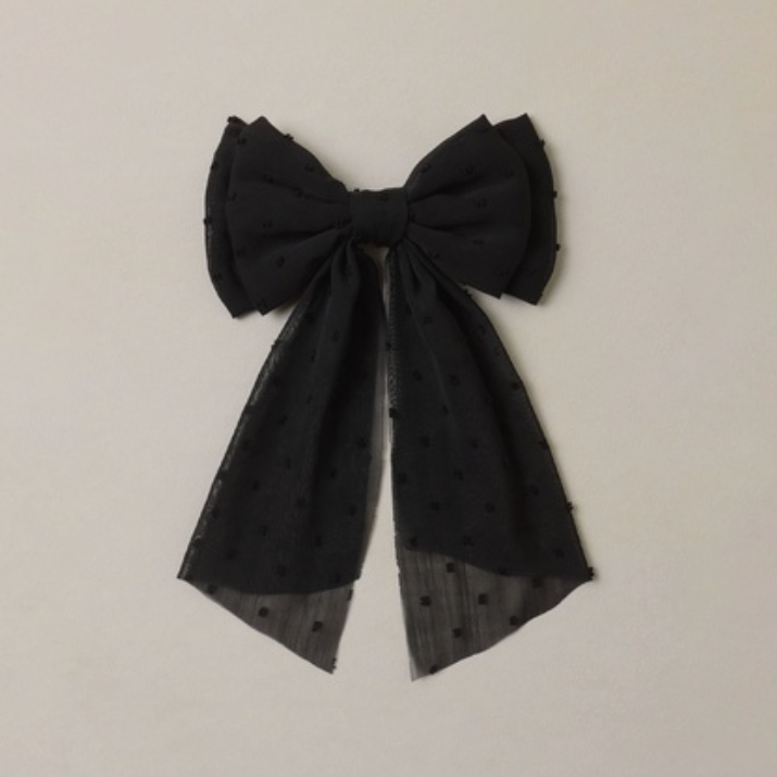 Alice Bow, Black