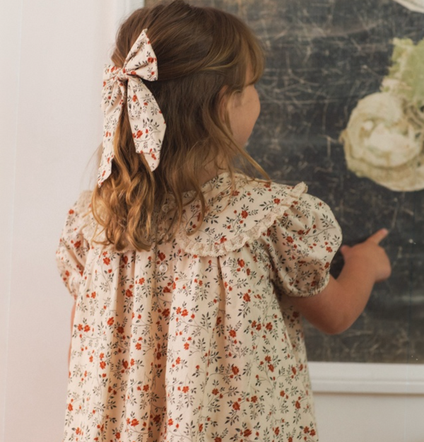Lori Dress, Holly Vines