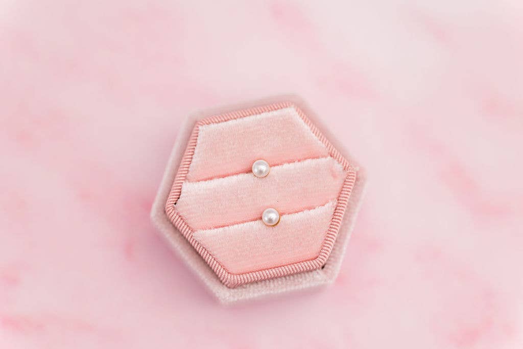Pearl Stud Earrings - Magpies Paducah