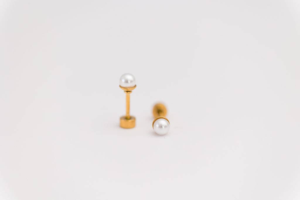 Pearl Stud Earrings - Magpies Paducah